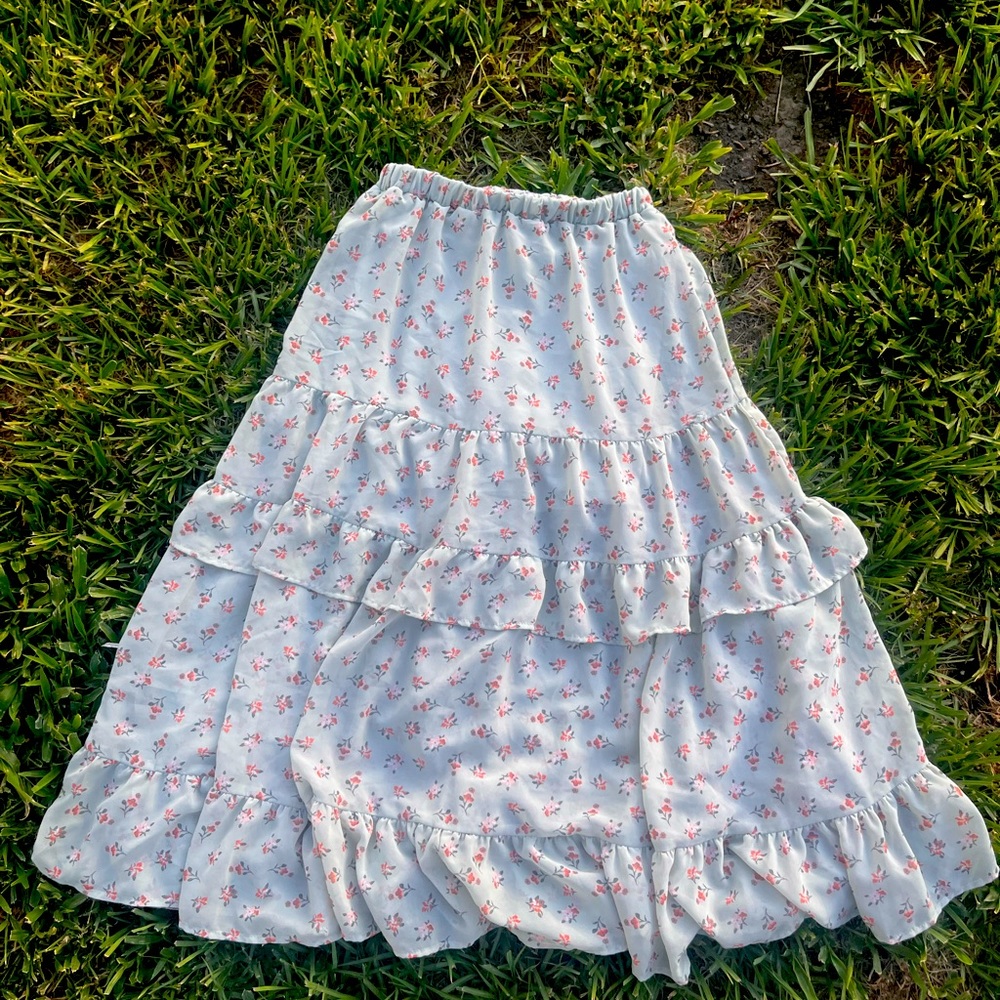 Green floral maxi skirt size medium